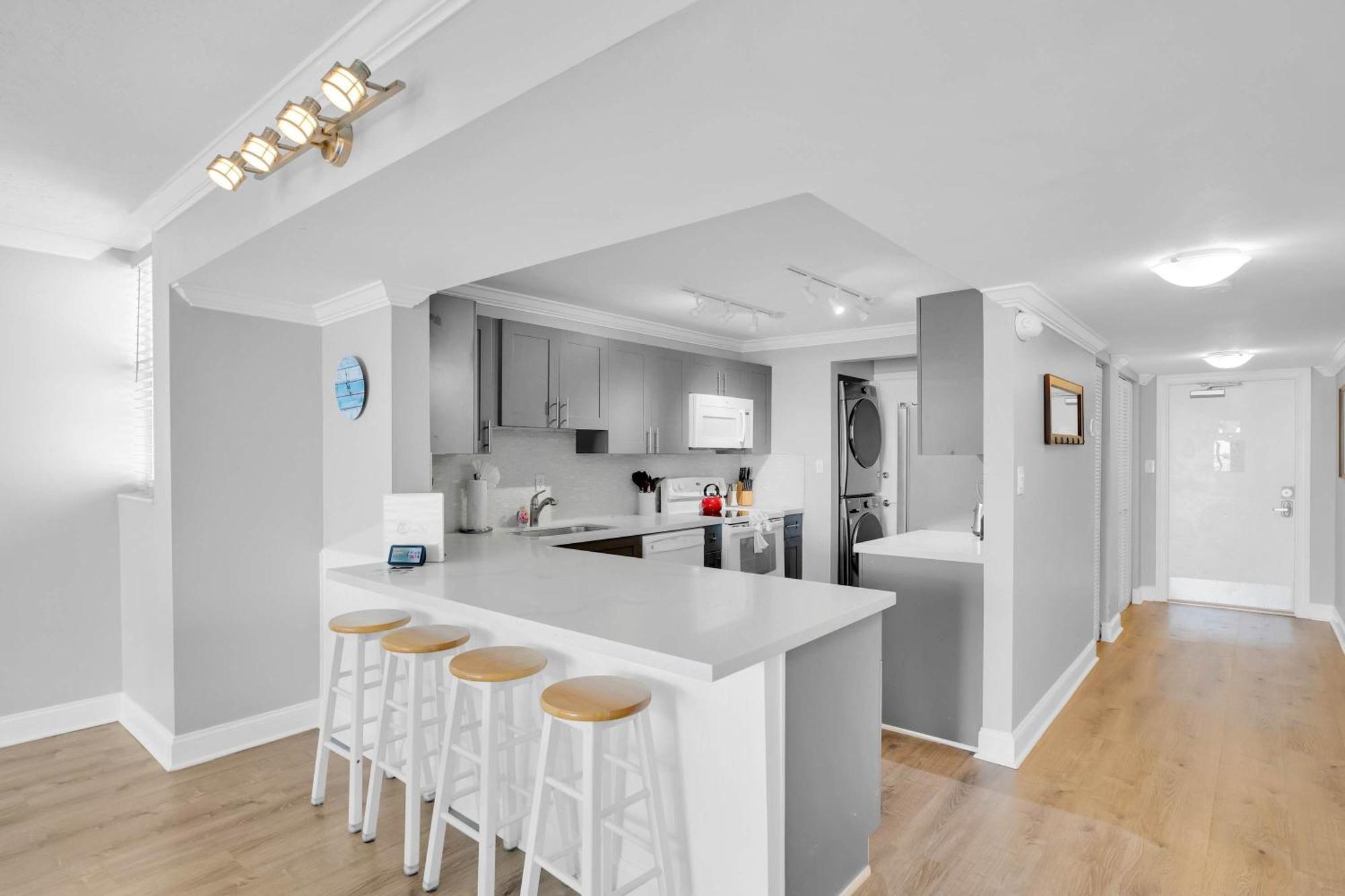 Eleuthera - 2X2 Fully Updated Old Town Waterfront Corner Condo Кі-Вест Екстер'єр фото